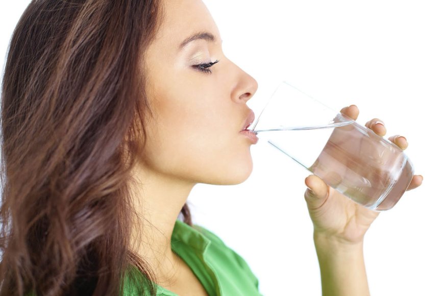 أنسب الأوقات لشرب الماء خلال اليوم لتكون أكثر صحة